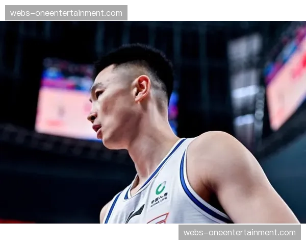 浙江队官方：朱旭航在比赛中膝盖受伤离场，明日接受核磁共振检查