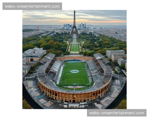 巴黎王子公园球场为即将离队的功勋队医举行简短致敬仪式 巴黎王子公园球场为即将离队的功勋队医举行简短致敬仪式